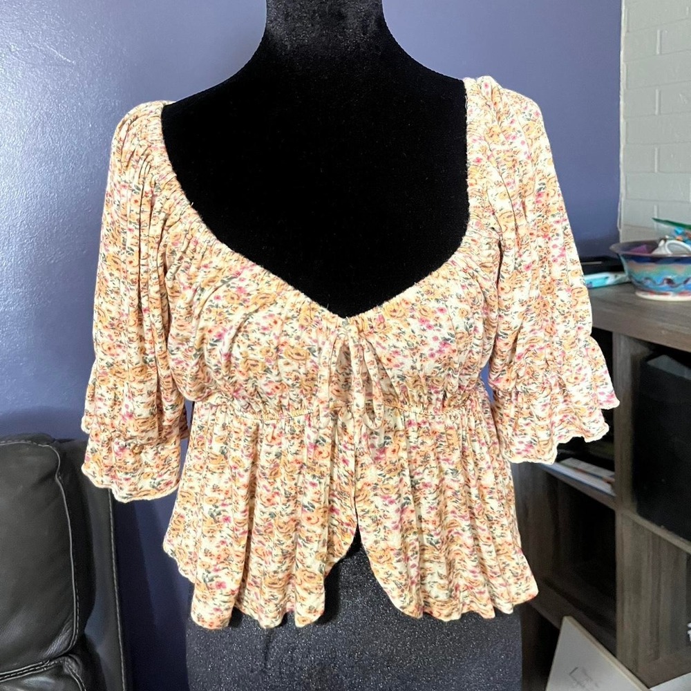 Floral Cropped‎ blouse